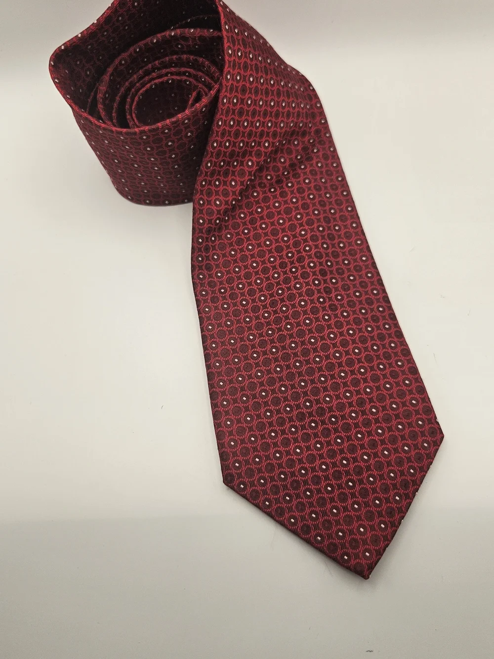 Men's Banana Republic Red Geometric MedallionSilkTie Vintage Made In Italy #4086